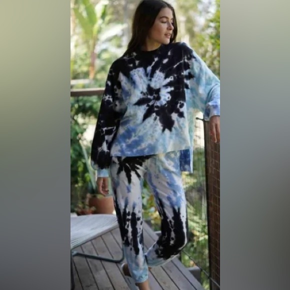 Electric & Rose Tops - ELECTRIC & ROSE matching tie dye high waisted jogger set